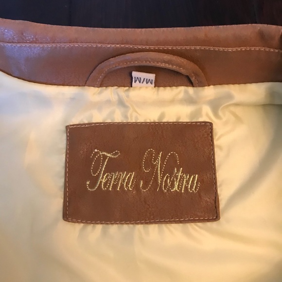 Tan Jacket like new. - Picture 3 of 6